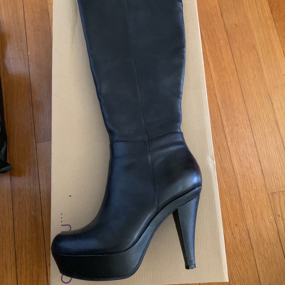 MeToo Black Leather Calf Length Boots 7.5